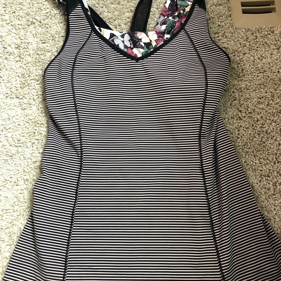 Lululemon tank with built in bra - Picture 2 of 4